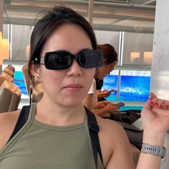 Meet your Posher, Rowena - Picture 1 of 5